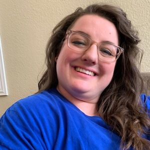 Meet your Posher, Alicia